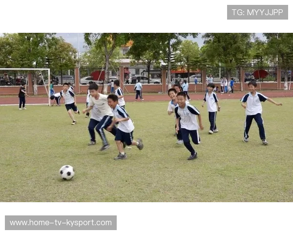 中超青训梯队传球训练显成效，培养未来足球之星